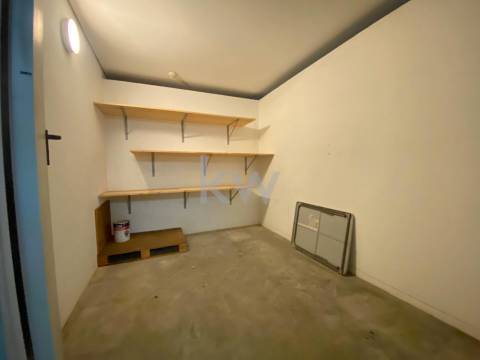 Apartamento T3  – Arquitectura de Álvaro Siza Vieira, junto à Casa de Saúde da Boavista