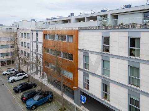 Venda de Apartamento T1 c/ garagem e anexos, Quinta do Cravel