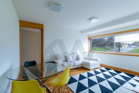 Venda de Apartamento T1 c/ garagem e anexos, Quinta do Cravel