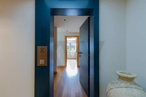 Venda de Apartamento T1 c/ garagem e anexos, Quinta do Cravel