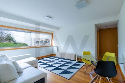 Venda de Apartamento T1 c/ garagem e anexos, Quinta do Cravel