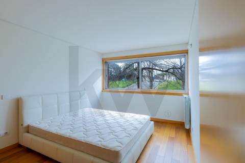 Venda de Apartamento T1 c/ garagem e anexos, Quinta do Cravel