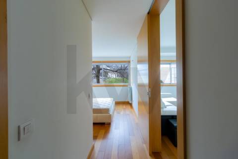 Venda de Apartamento T1 c/ garagem e anexos, Quinta do Cravel