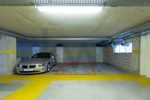 Venda de Apartamento T1 c/ garagem e anexos, Quinta do Cravel