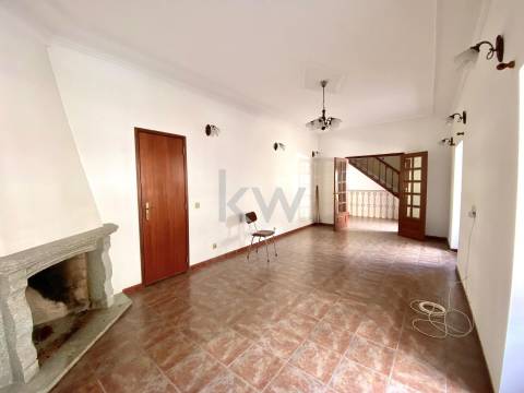 Andar Moradia duplex T6 - CENTRO DE ALPEDRINHA 