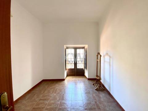 Andar Moradia duplex T6 - CENTRO DE ALPEDRINHA 