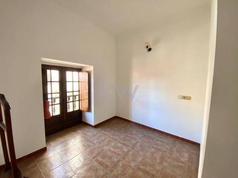 Andar Moradia duplex T6 - CENTRO DE ALPEDRINHA 