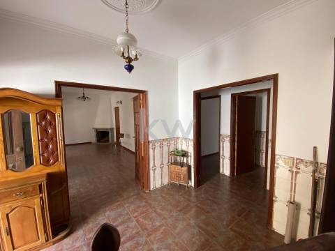 Andar Moradia duplex T6 - CENTRO DE ALPEDRINHA 