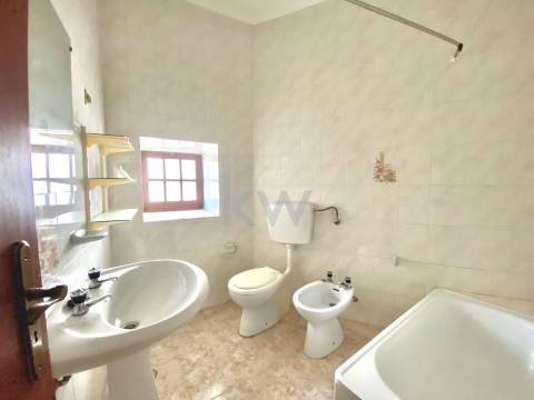 Andar Moradia duplex T6 - CENTRO DE ALPEDRINHA 