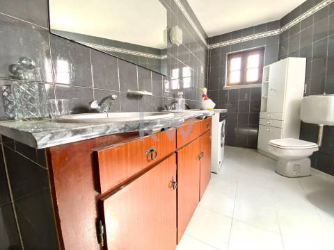 Andar Moradia duplex T6 - CENTRO DE ALPEDRINHA 