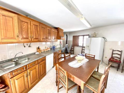 Andar Moradia duplex T6 - CENTRO DE ALPEDRINHA 