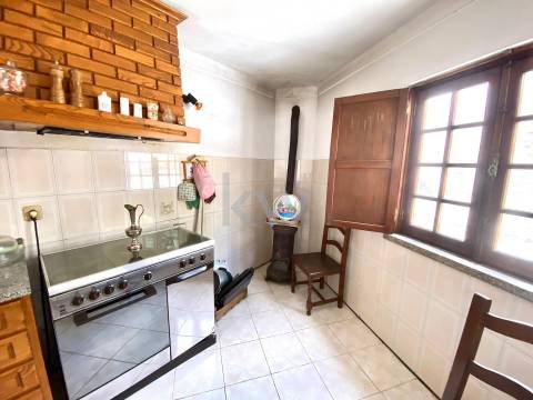 Andar Moradia duplex T6 - CENTRO DE ALPEDRINHA 