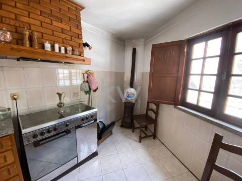 Andar Moradia duplex T6 - CENTRO DE ALPEDRINHA 