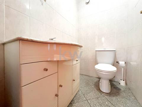 Apartamento T2+1com varanda e garagem BOX em São Félix da Marinha