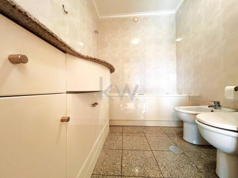 Apartamento T2+1com varanda e garagem BOX em São Félix da Marinha