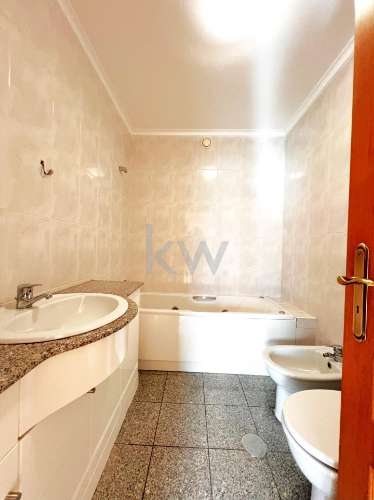 Apartamento T2+1com varanda e garagem BOX em São Félix da Marinha