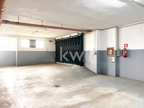 Apartamento T2+1com varanda e garagem BOX em São Félix da Marinha