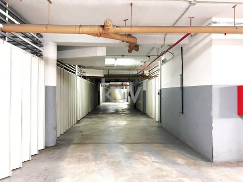 Apartamento T2+1com varanda e garagem BOX em São Félix da Marinha