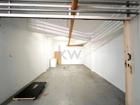 Apartamento T2+1com varanda e garagem BOX em São Félix da Marinha