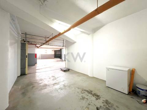 Apartamento T2+1com varanda e garagem BOX em São Félix da Marinha