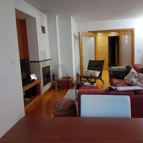 Apartamento T2 com excelentes acabamentos, lugar de garagem e arrumos