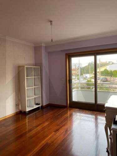 Moradia T4 em Banda com Vista Rio-Canidelo V.N. Gaia