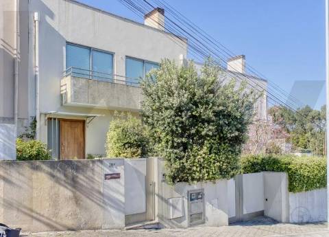 Moradia T4 em Banda com Vista Rio-Canidelo V.N. Gaia