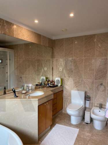 Moradia T4 em Banda com Vista Rio-Canidelo V.N. Gaia