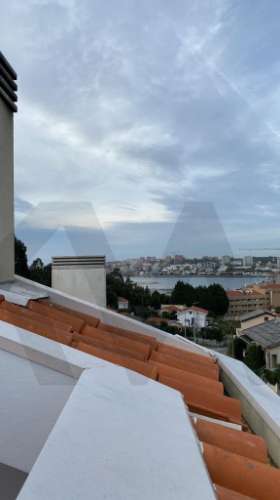 Moradia T4 em Banda com Vista Rio-Canidelo V.N. Gaia