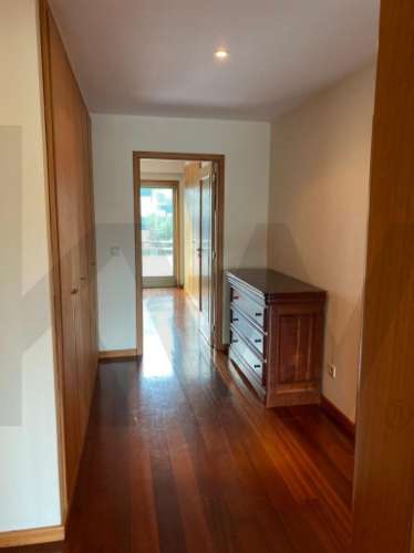 Moradia T4 em Banda com Vista Rio-Canidelo V.N. Gaia