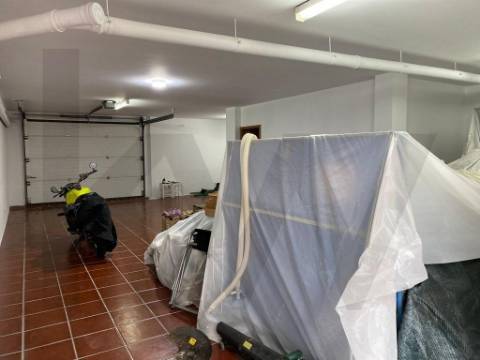 Moradia T4 em Banda com Vista Rio-Canidelo V.N. Gaia