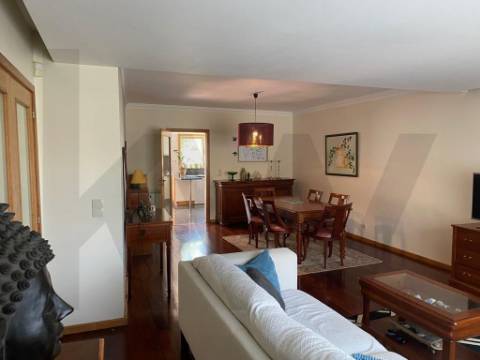 Moradia T4 em Banda com Vista Rio-Canidelo V.N. Gaia