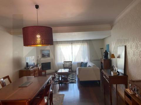 Moradia T4 em Banda com Vista Rio-Canidelo V.N. Gaia