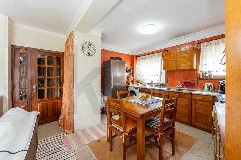 Apartamento T1+1 com Enorme Terraço Privativo