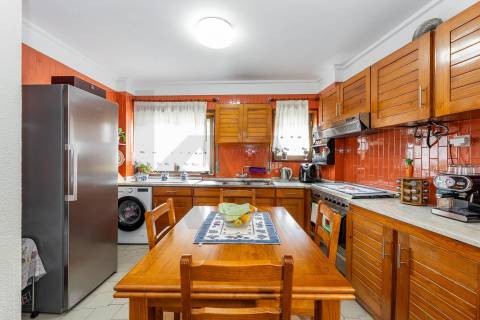 Apartamento T1+1 com Enorme Terraço Privativo