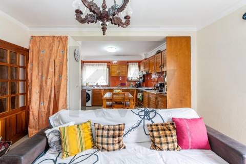 Apartamento T1+1 com Enorme Terraço Privativo