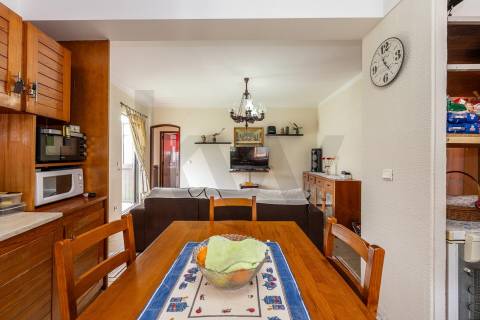 Apartamento T1+1 com Enorme Terraço Privativo