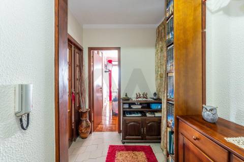 Apartamento T1+1 com Enorme Terraço Privativo