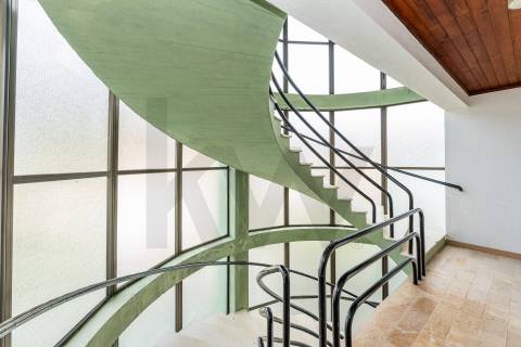 Apartamento T1+1 com Enorme Terraço Privativo