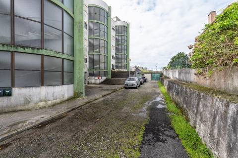 Apartamento T1+1 com Enorme Terraço Privativo