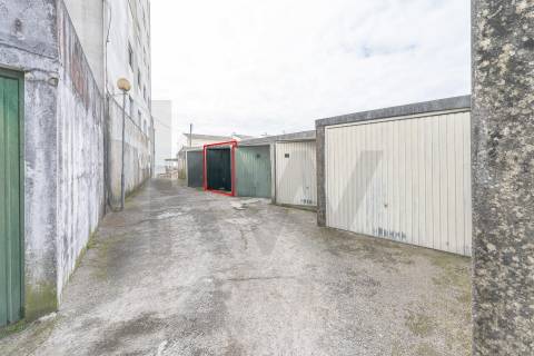 Apartamento T1+1 com Enorme Terraço Privativo