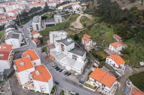 Apartamento T1+1 com Enorme Terraço Privativo