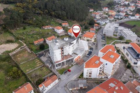 Apartamento T1+1 com Enorme Terraço Privativo