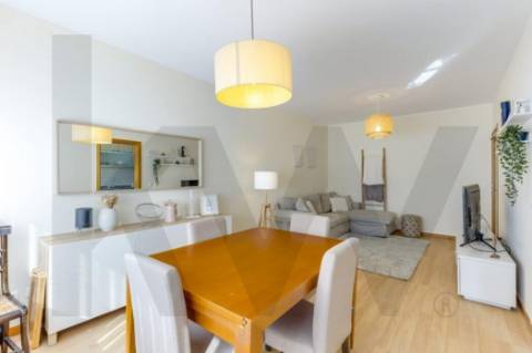 Apartamento T2 em São Mamede Infesta com excelente exposição solar.