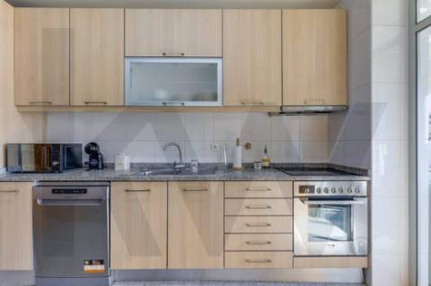 Apartamento T2 em São Mamede Infesta com excelente exposição solar.