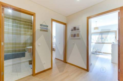 Apartamento T2 em São Mamede Infesta com excelente exposição solar.