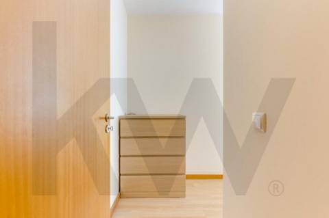 Apartamento T2 em São Mamede Infesta com excelente exposição solar.