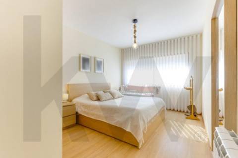 Apartamento T2 em São Mamede Infesta com excelente exposição solar.