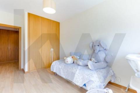 Apartamento T2 em São Mamede Infesta com excelente exposição solar.