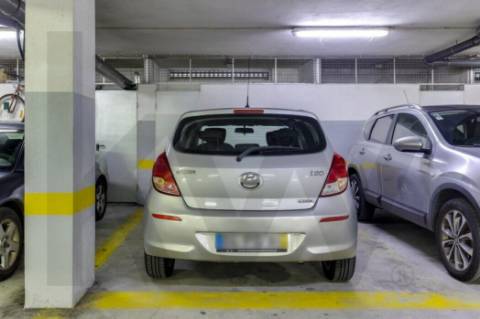 Apartamento T2 em São Mamede Infesta com excelente exposição solar.